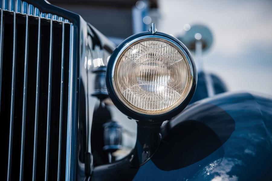 Детали экстерьера Packard Twelve Sport Phaeton 1936 года  (фото 29 из 35)